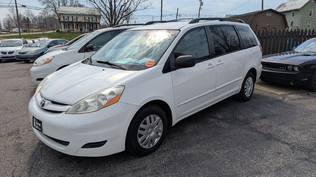2007 Toyota Sienna Image 1