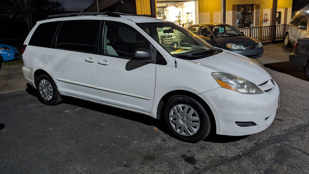 2007 Toyota Sienna Image 4