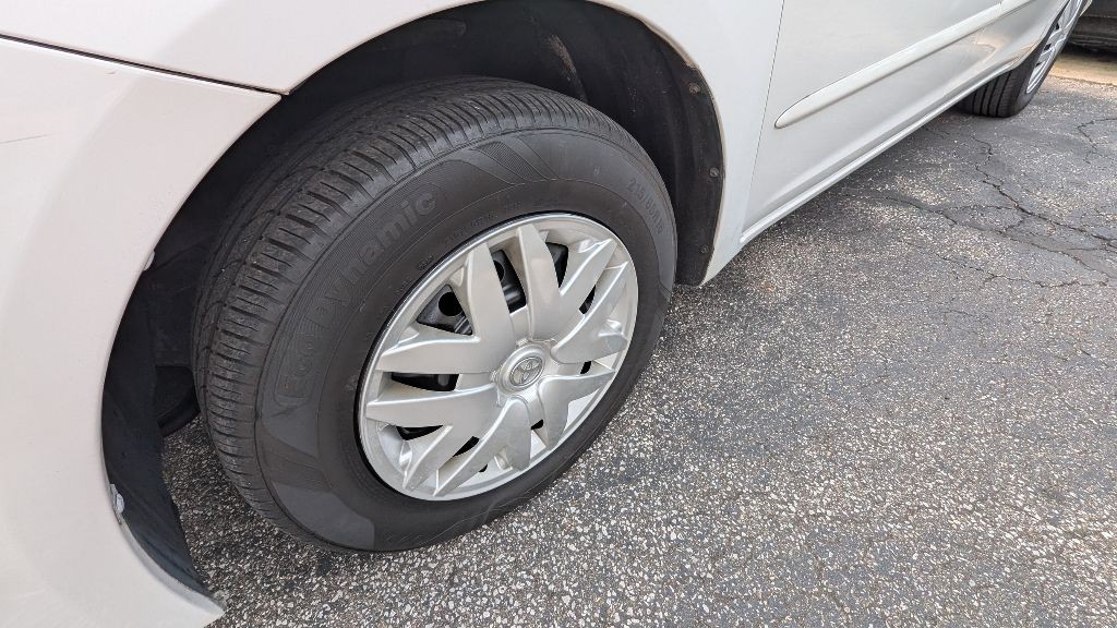 2007 Toyota Sienna Image 9