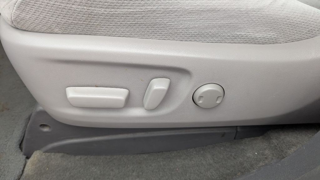 2015 Toyota Sienna Image 12