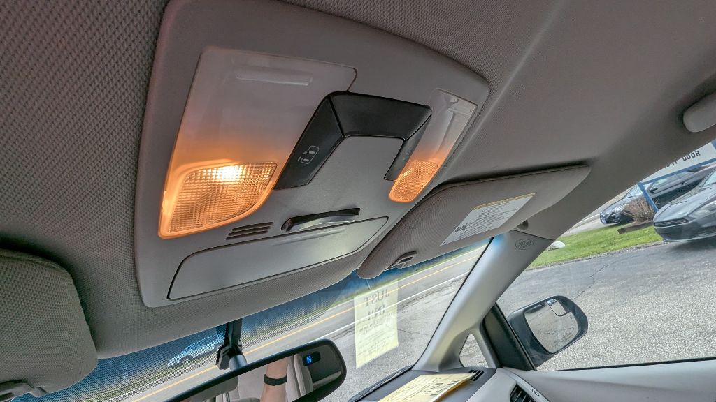 2015 Toyota Sienna Image 14