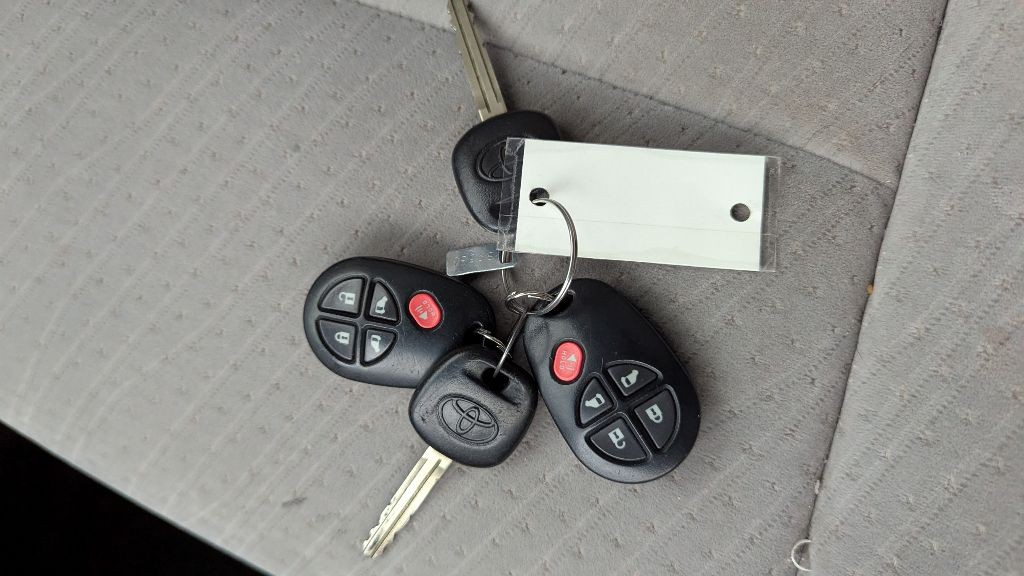 2015 Toyota Sienna Image 23