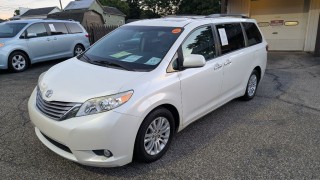 Image for 2016 Toyota Sienna XLE ID: 7463026