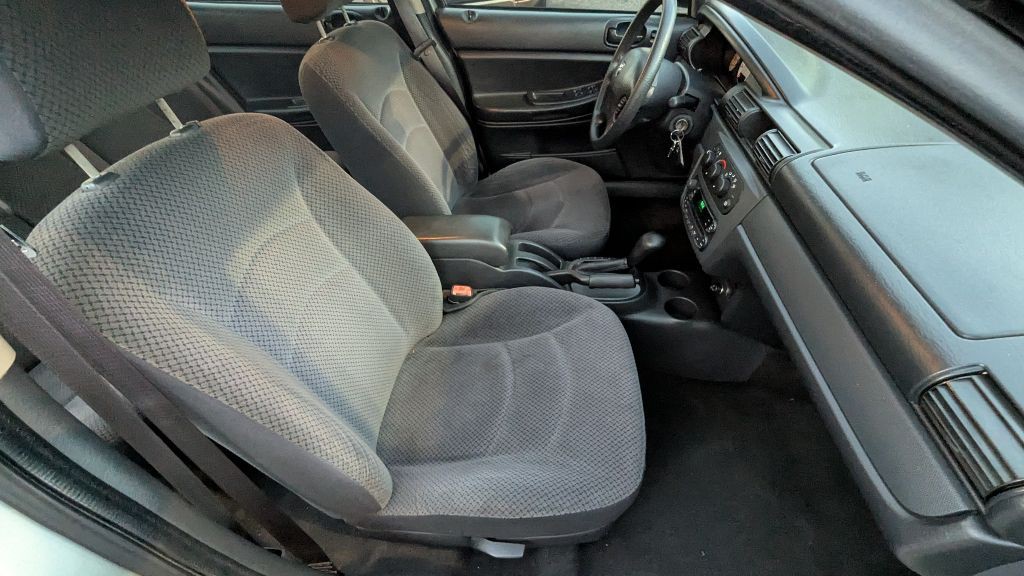 2006 Dodge Stratus Image 10