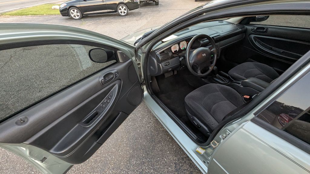 2006 Dodge Stratus Image 13