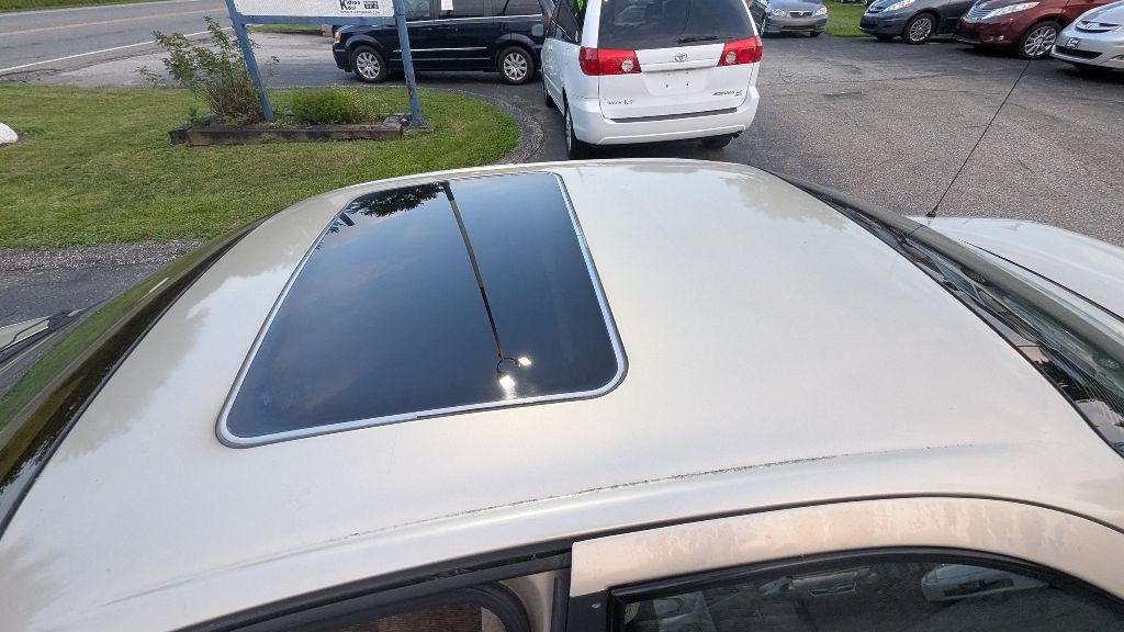 1999 Dodge Stratus Image 22
