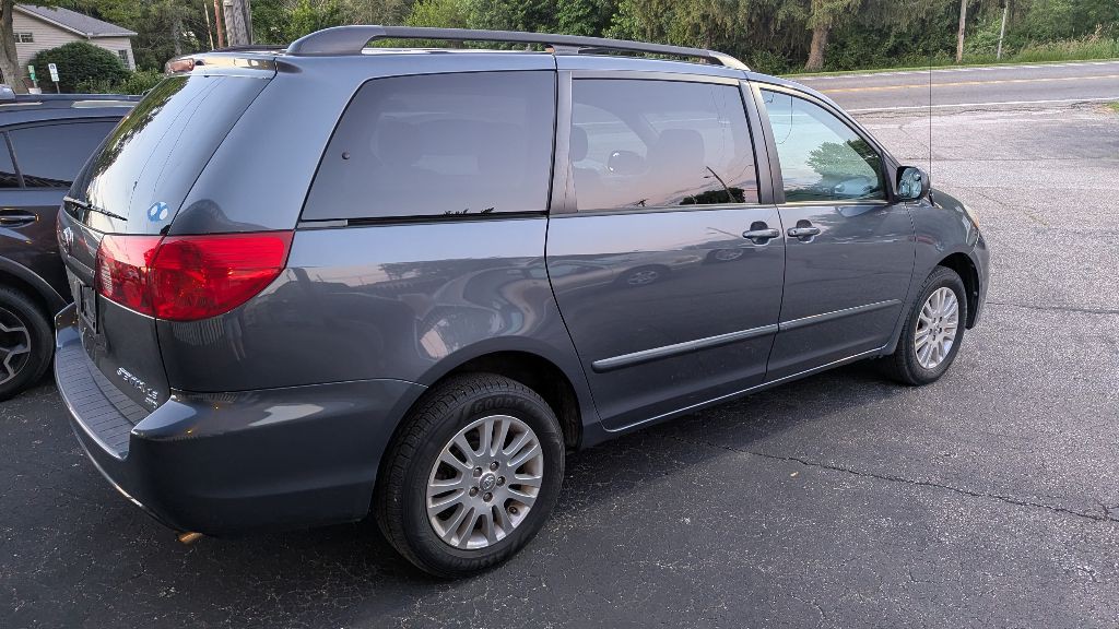 2008 Toyota Sienna Image 3