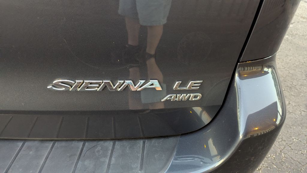 2008 Toyota Sienna Image 4