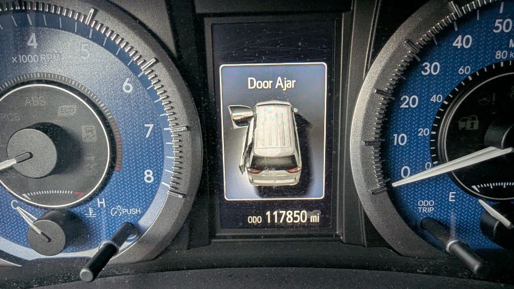 2016 Toyota Sienna Image 18