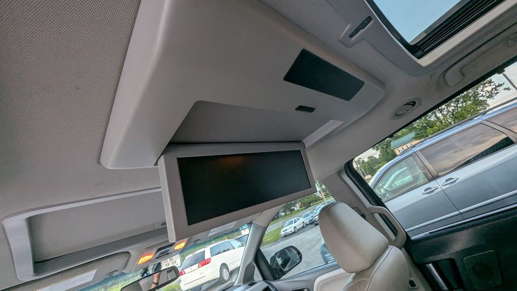 2016 Toyota Sienna Image 23