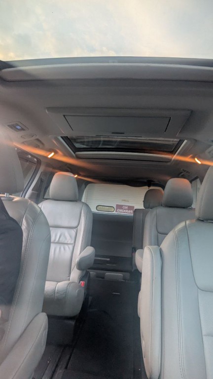 2016 Toyota Sienna Image 28