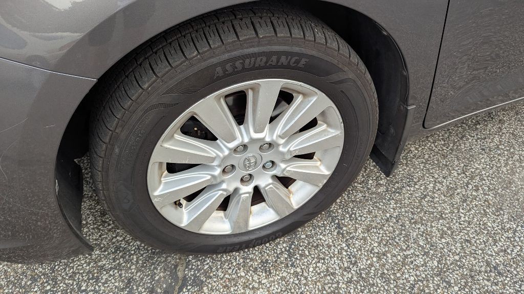2016 Toyota Sienna Image 36