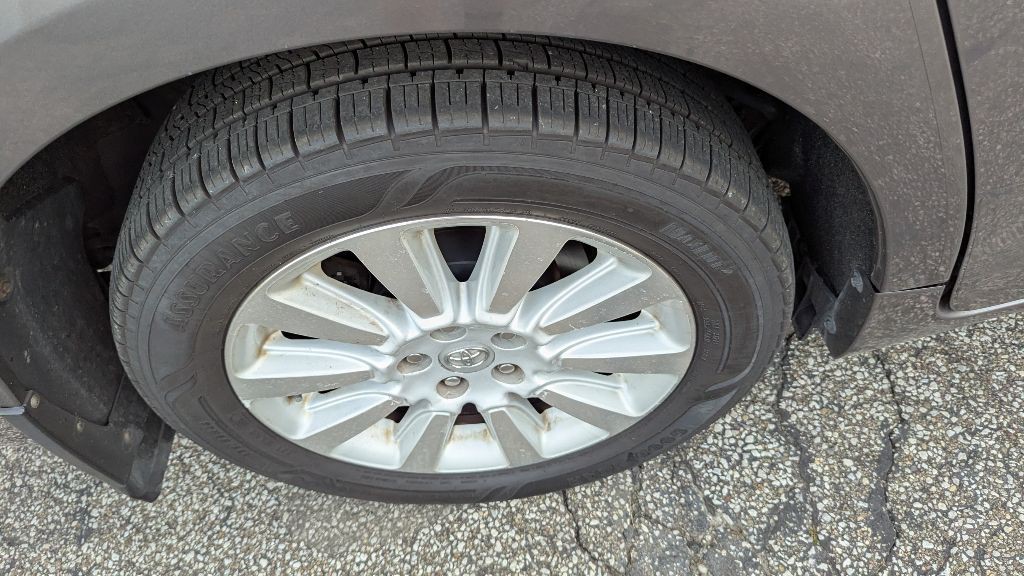 2016 Toyota Sienna Image 37