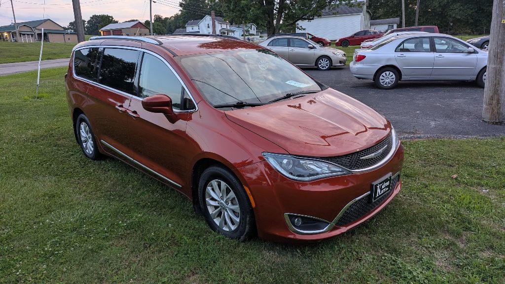 2018 Chrysler Pacifica Image 1