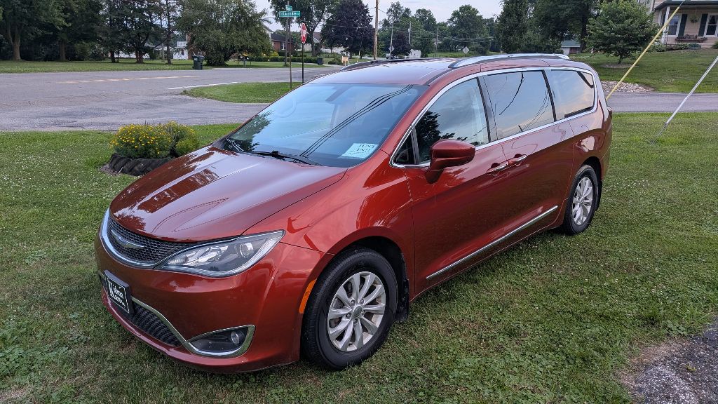 2018 Chrysler Pacifica Image 3
