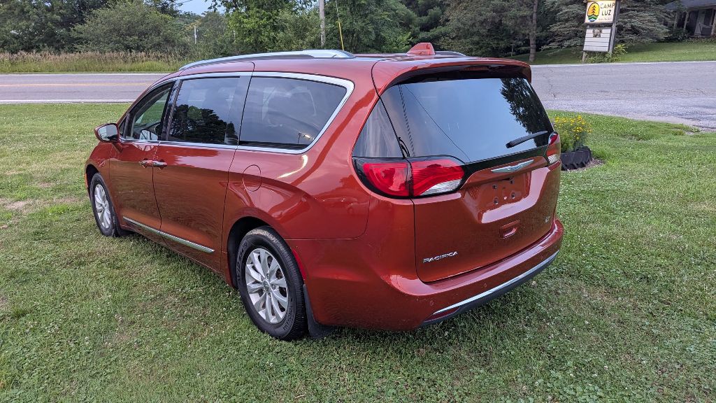 2018 Chrysler Pacifica Image 5