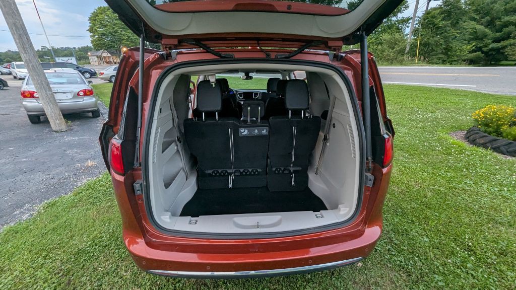 2018 Chrysler Pacifica Image 7