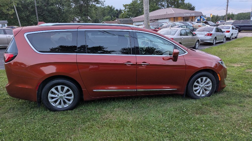2018 Chrysler Pacifica Image 10