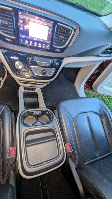 2018 Chrysler Pacifica Image 25