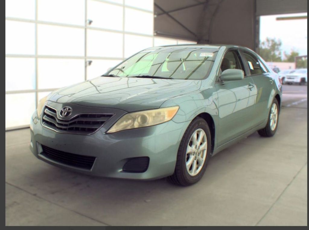 2011 Toyota Camry Image 1