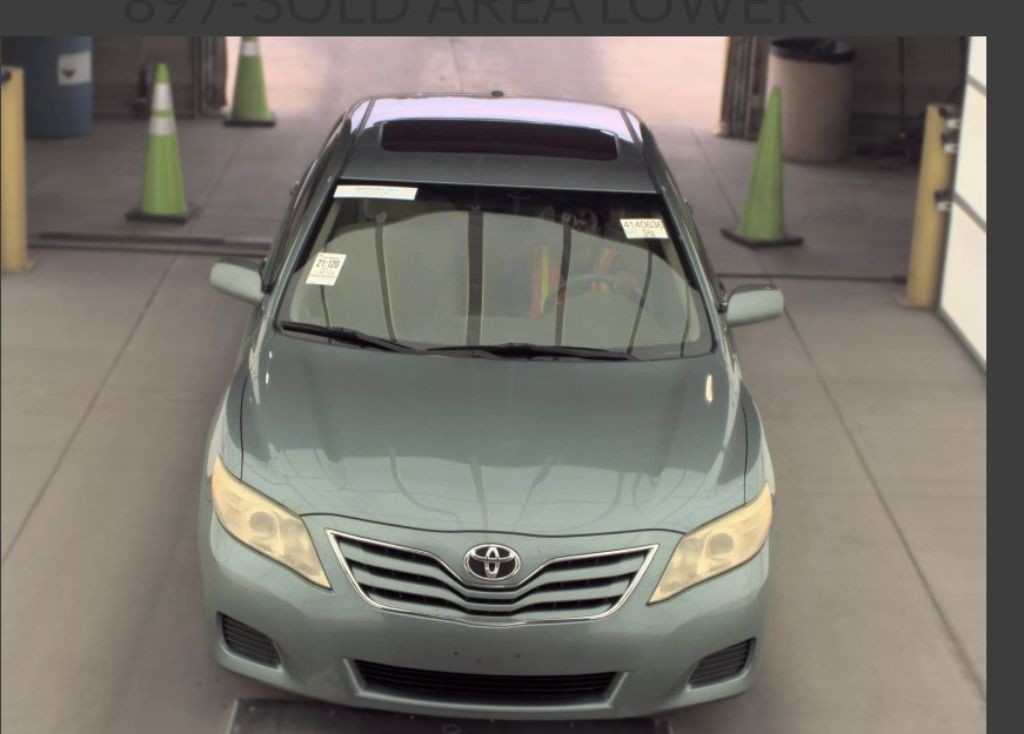 2011 Toyota Camry Image 2