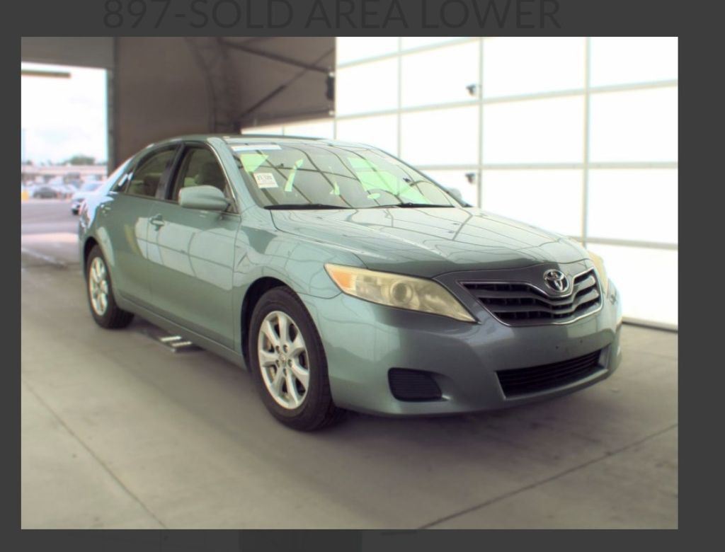 2011 Toyota Camry Image 3