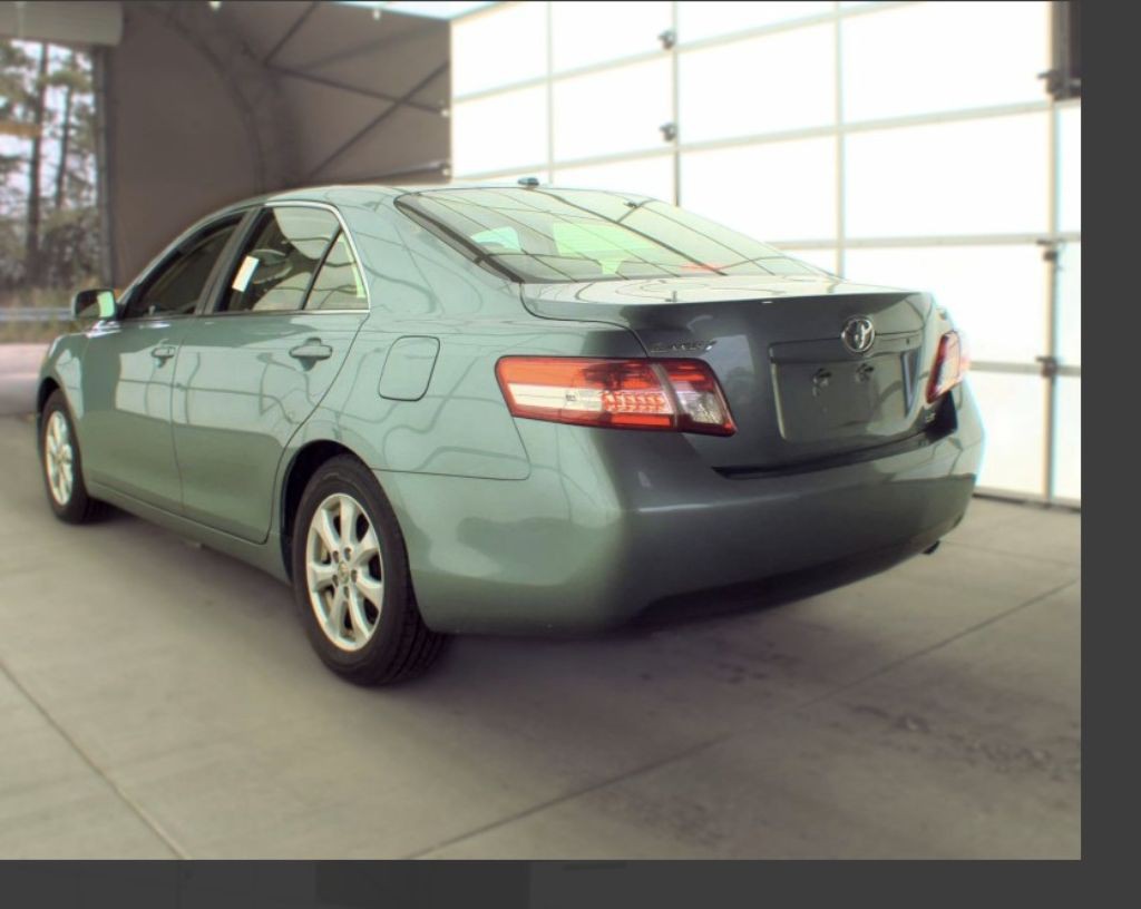 2011 Toyota Camry Image 6