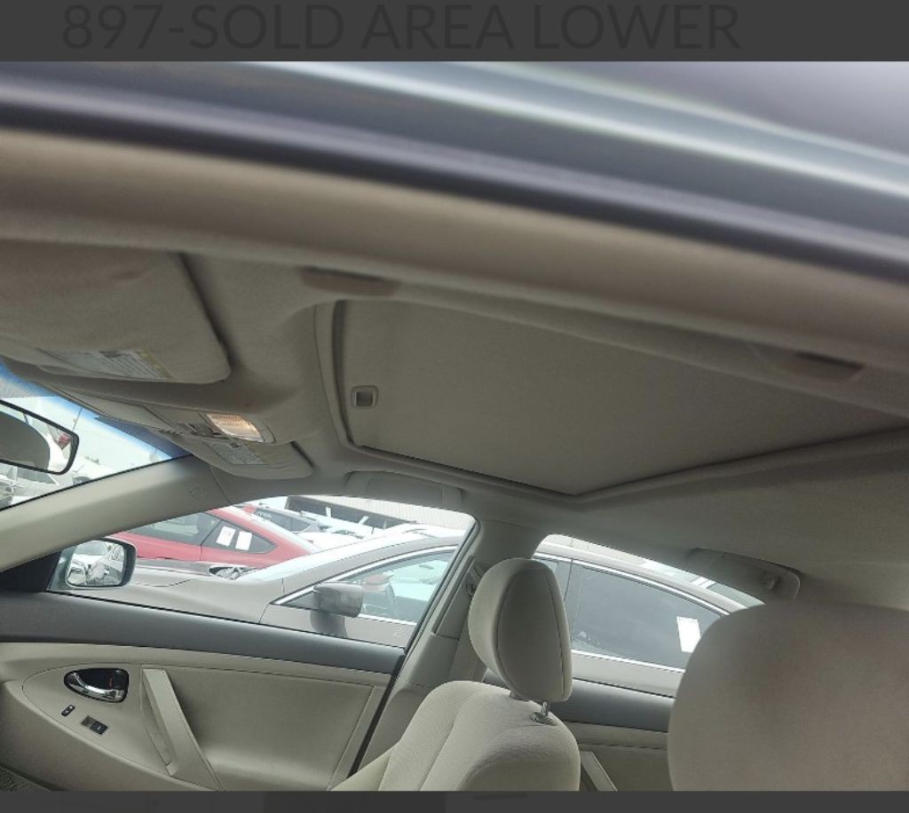2011 Toyota Camry Image 7