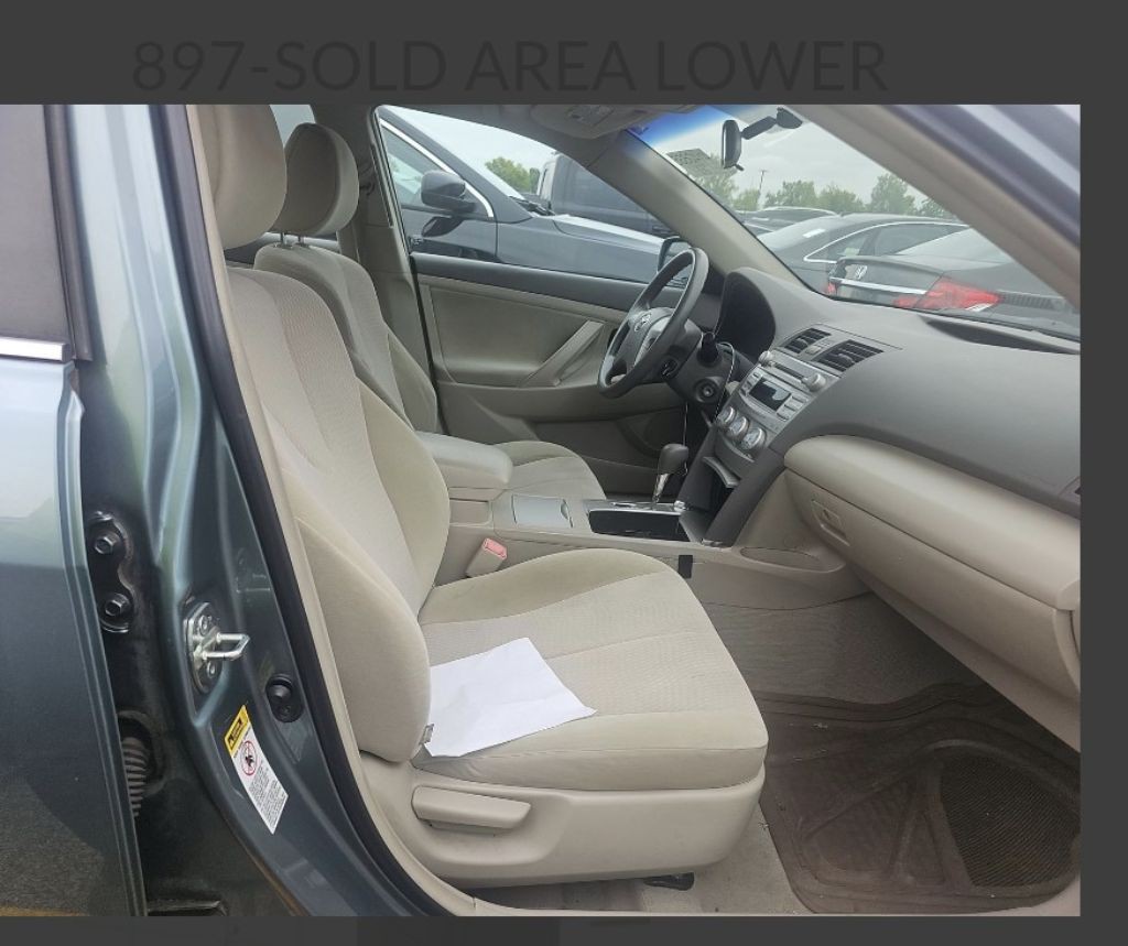2011 Toyota Camry Image 8