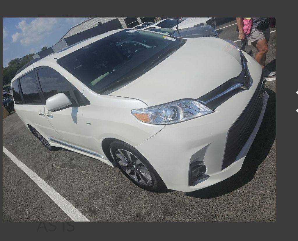 2018 Toyota Sienna Image 1