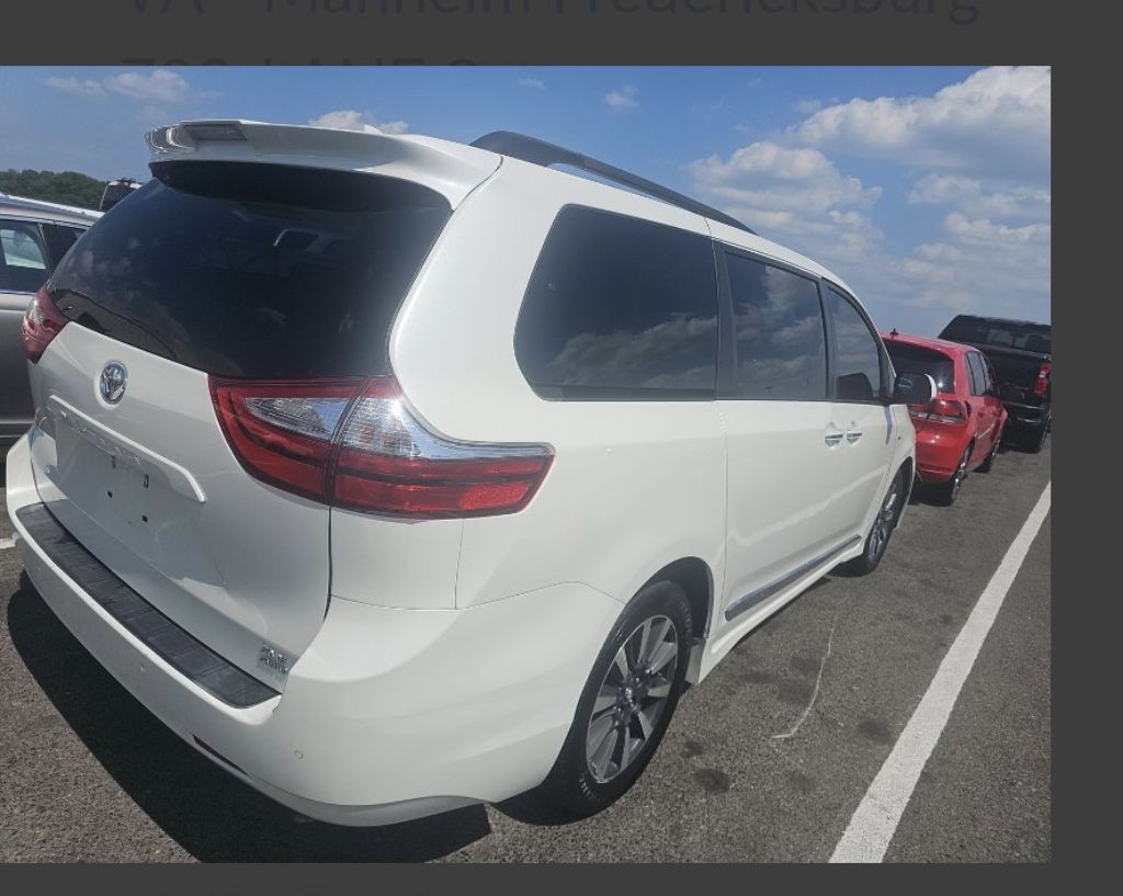 2018 Toyota Sienna Image 5