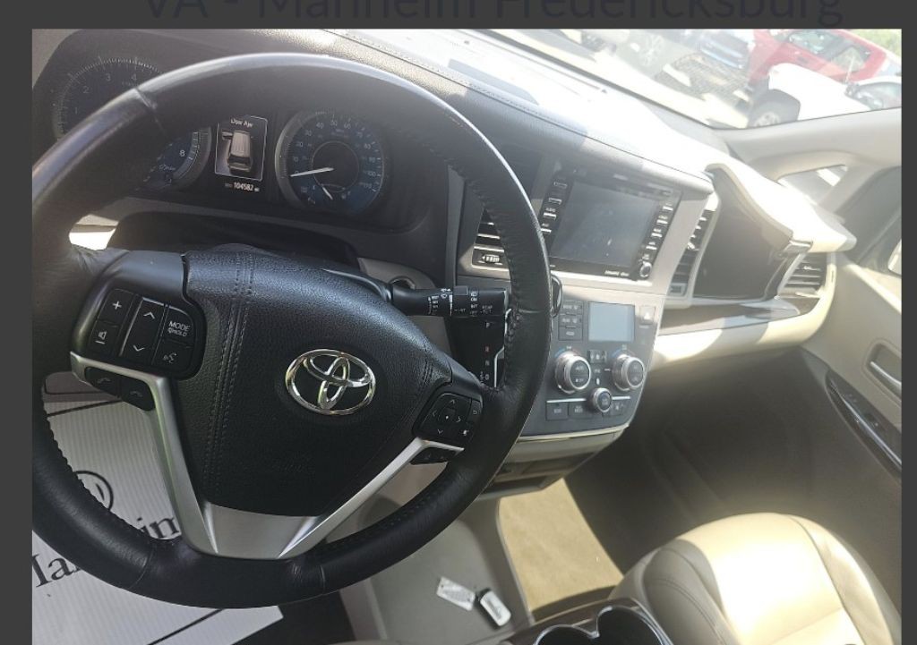 2018 Toyota Sienna Image 6