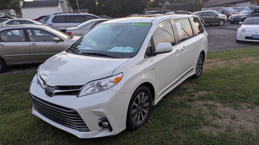 2018 Toyota Sienna Image 3
