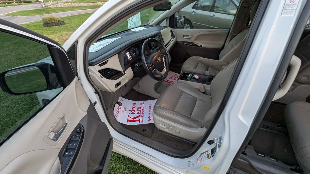 2018 Toyota Sienna Image 11