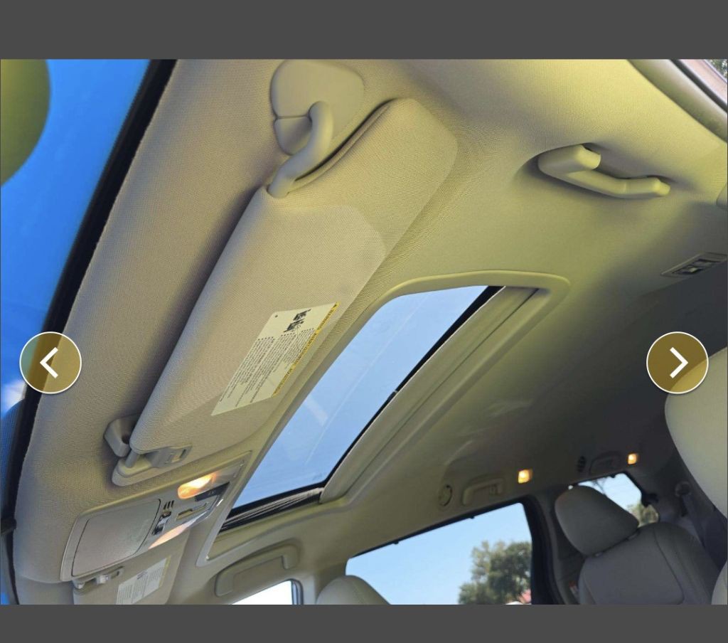 2017 Toyota Sienna Image 6