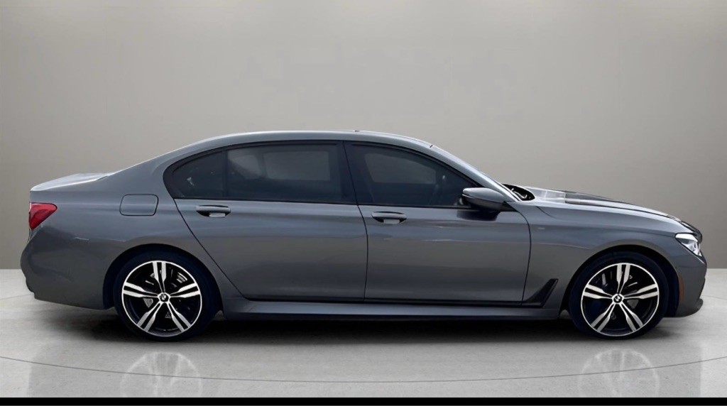2019 BMW 7 Series Image 2
