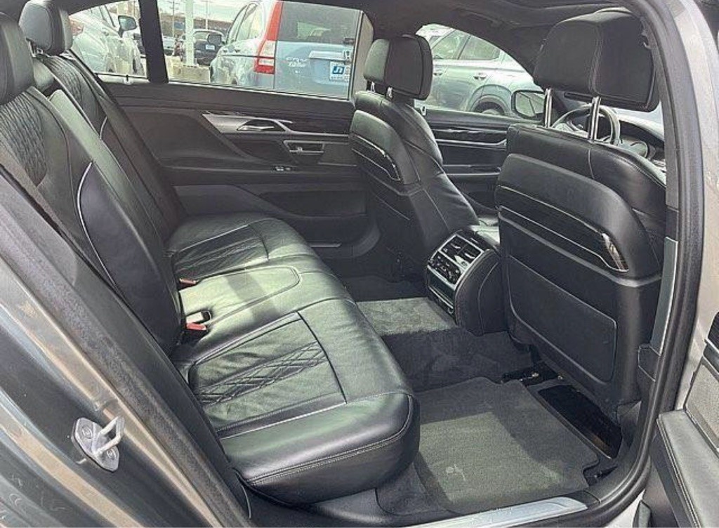2019 BMW 7 Series Image 12