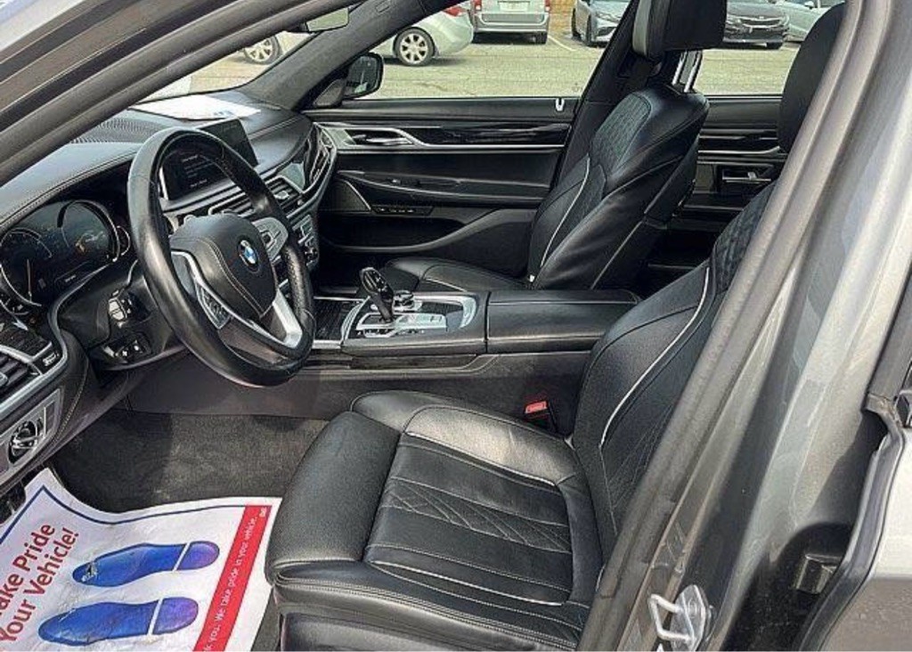 2019 BMW 7 Series Image 15