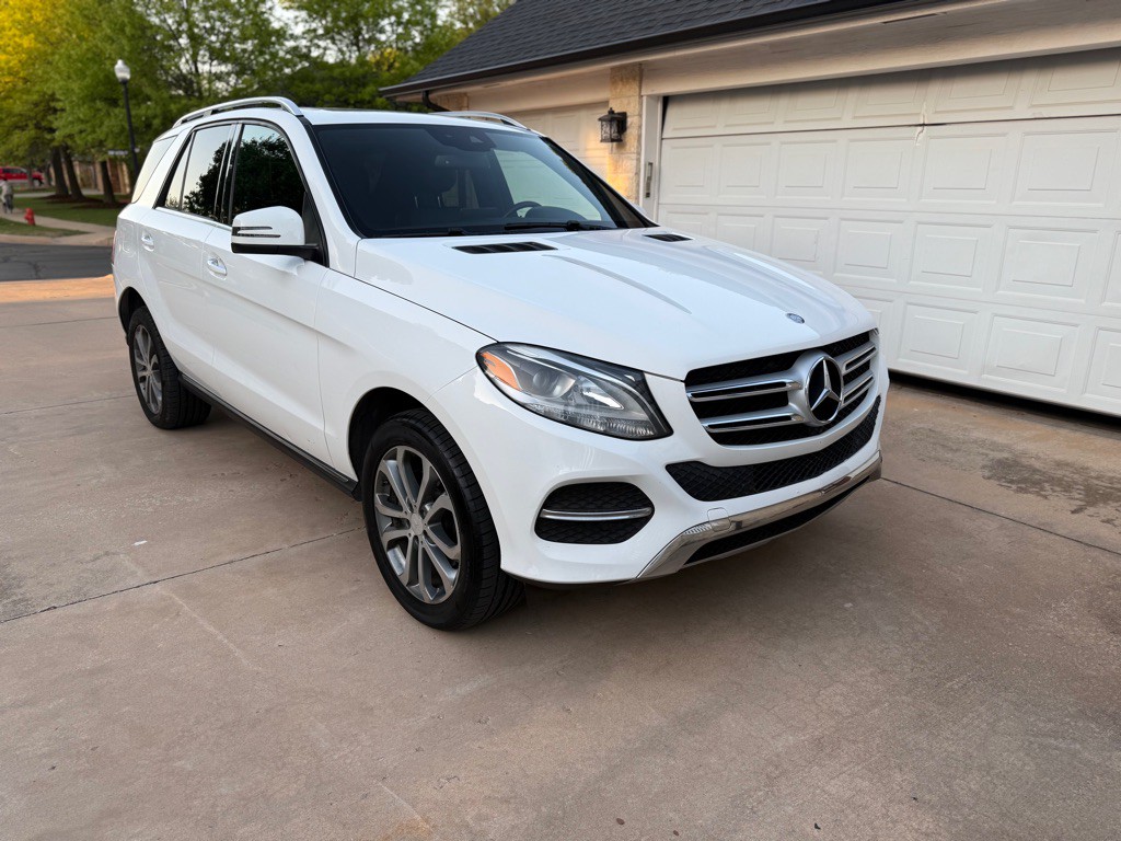2016 Mercedes-Benz GLE-Class Image 2