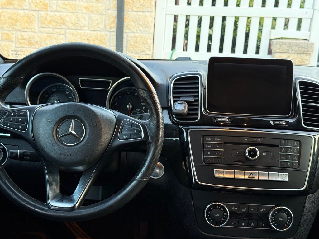 2016 Mercedes-Benz GLE-Class Image 21