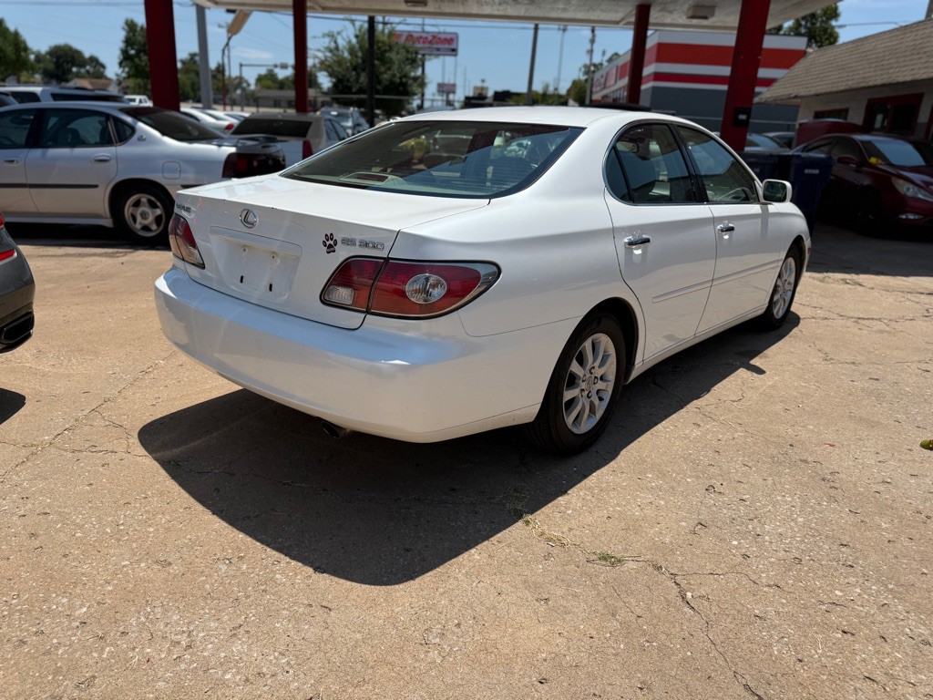 2002 Lexus ES Image 3
