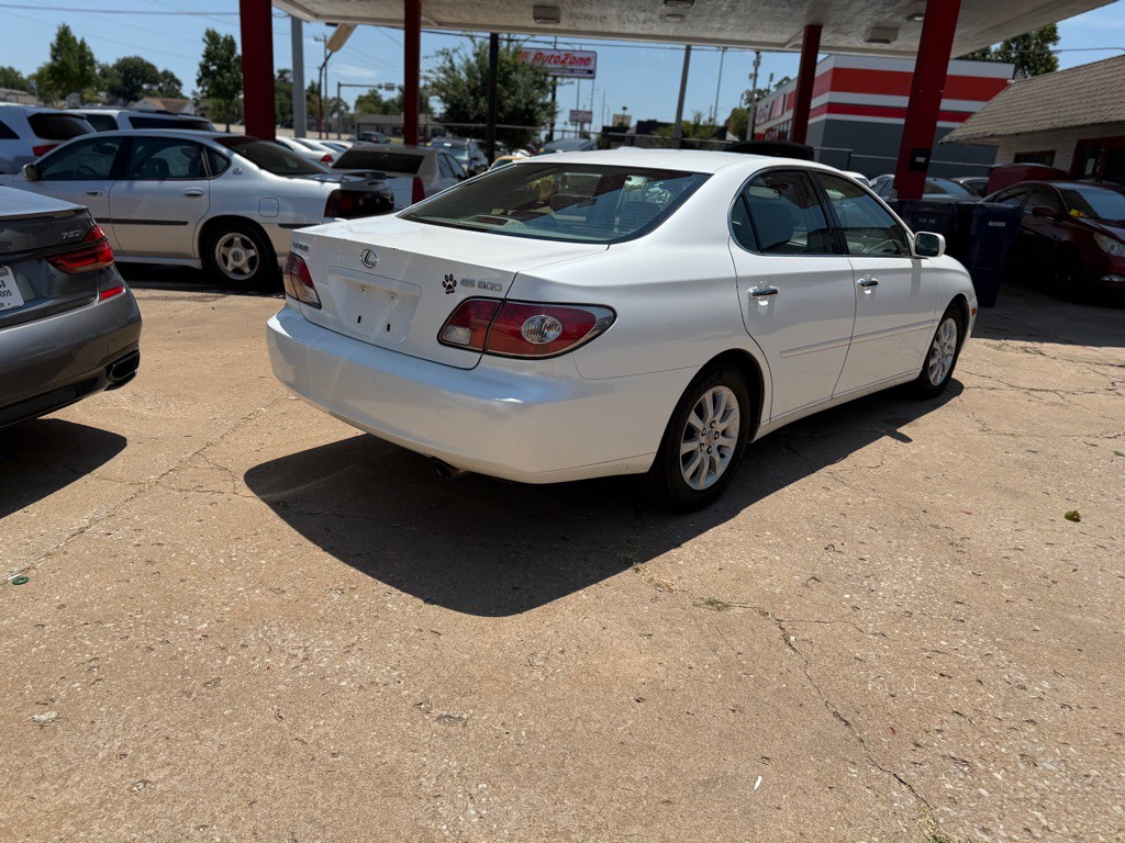 2002 Lexus ES Image 4
