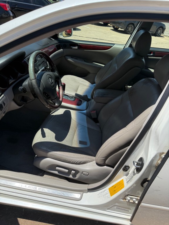 2002 Lexus ES Image 6