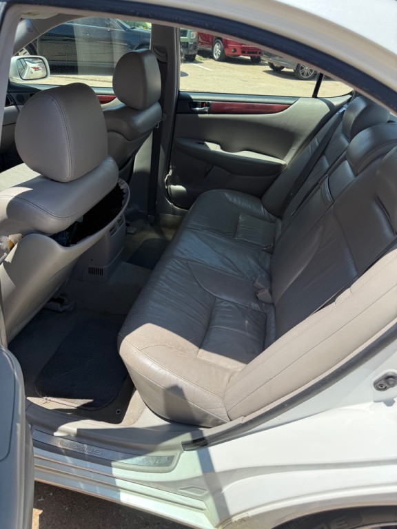 2002 Lexus ES Image 7