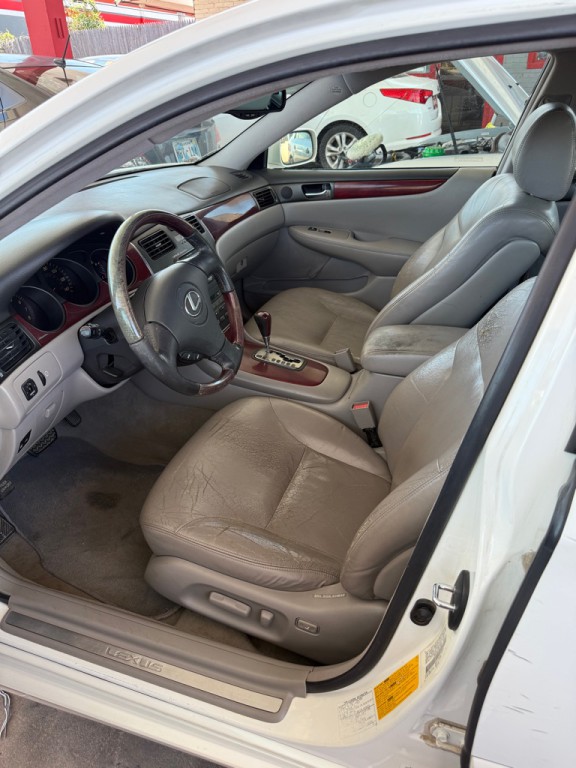 2002 Lexus ES Image 11