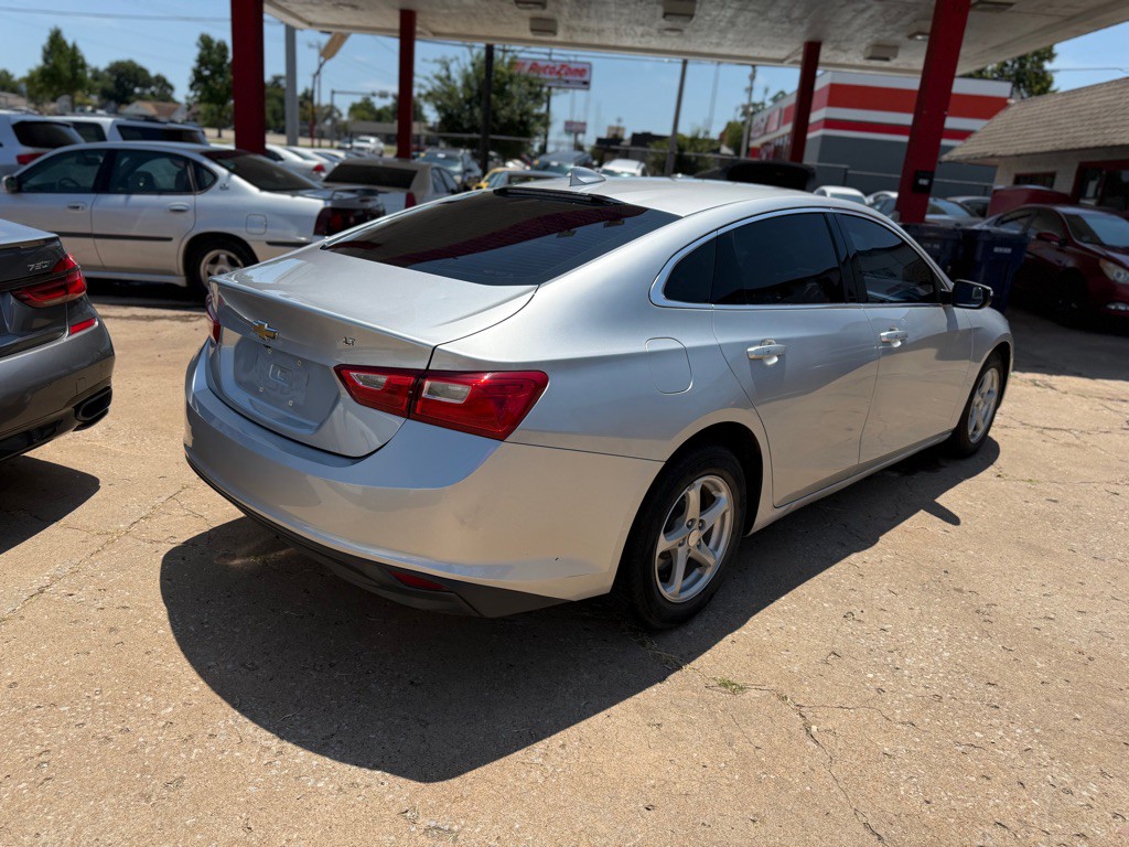 2018 Chevrolet Malibu Image 5