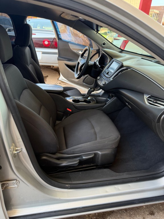 2018 Chevrolet Malibu Image 11