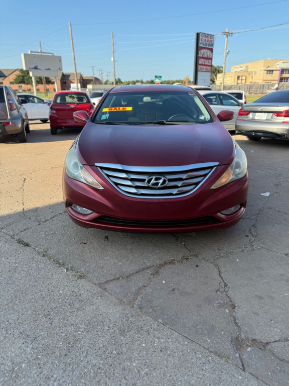 2011 Hyundai Sonata Image 2