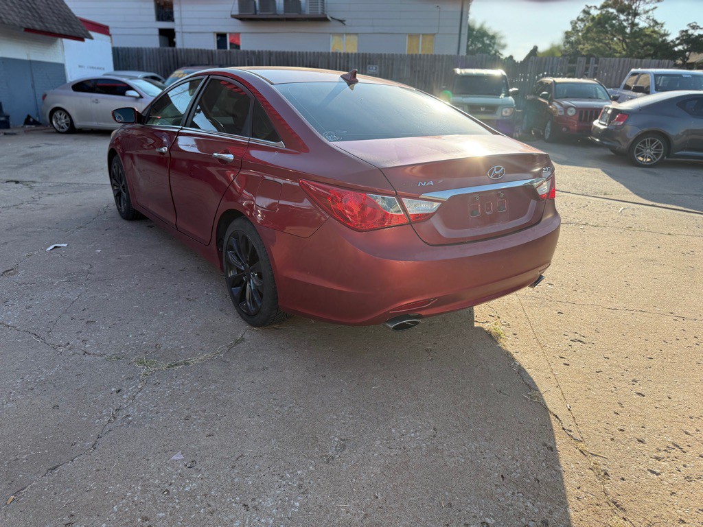 2011 Hyundai Sonata Image 4