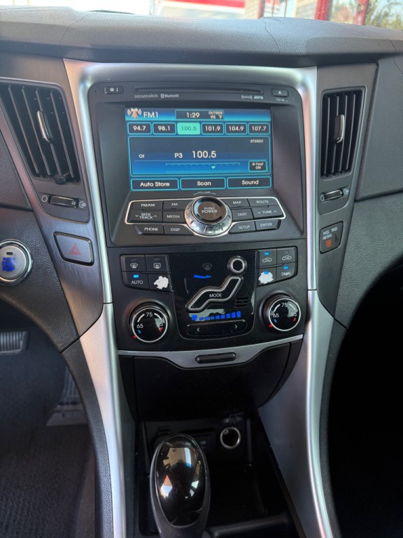 2011 Hyundai Sonata Image 10